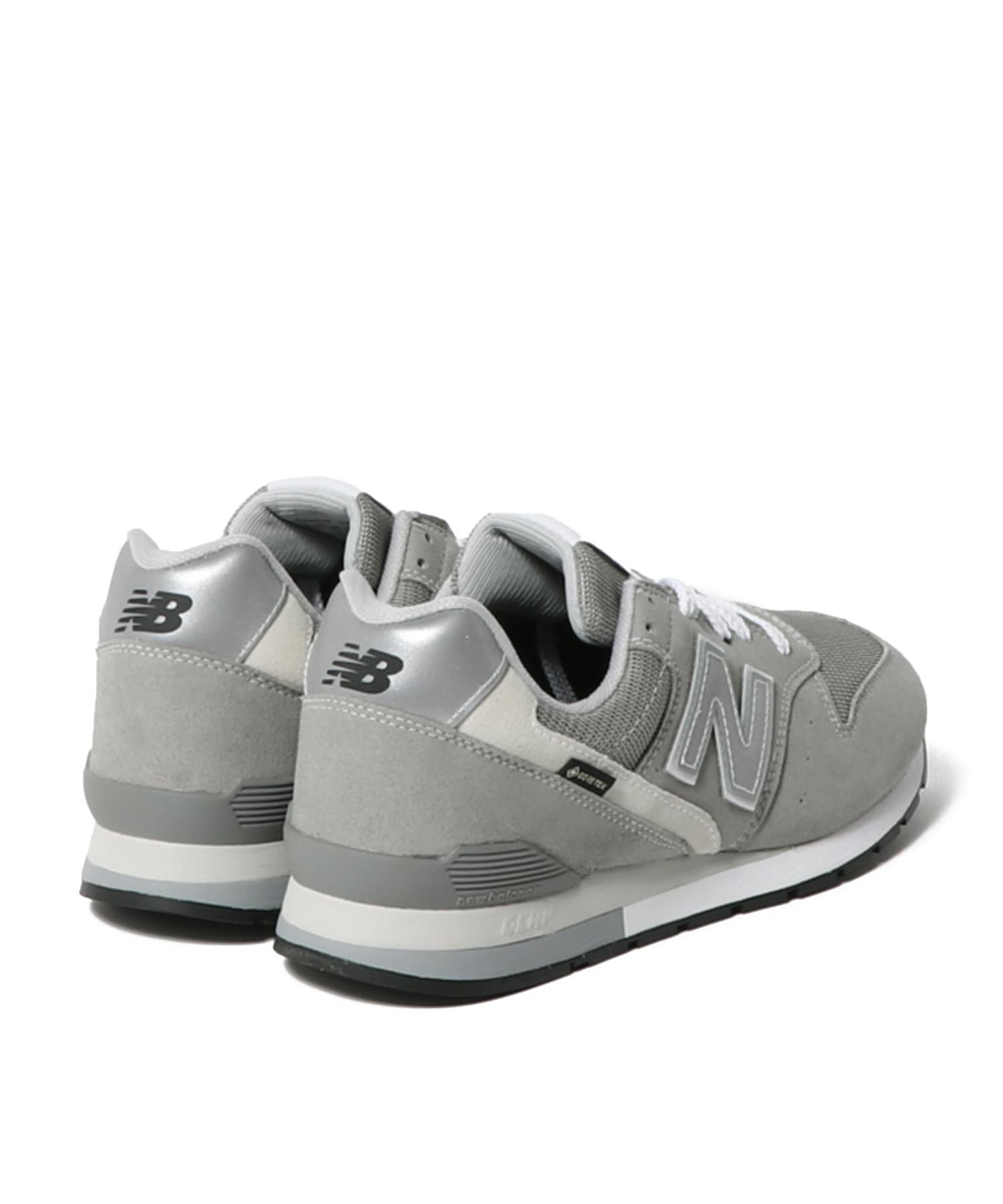 new balance in grau